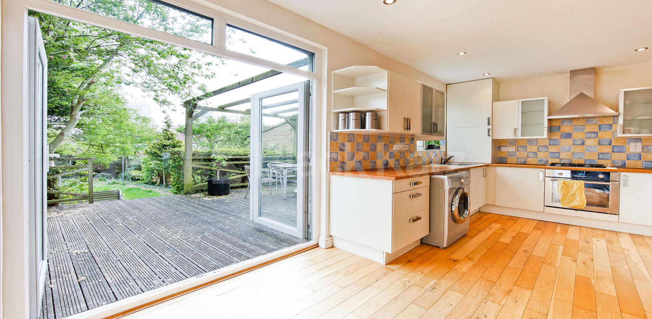 			LET , 4 Bedroom, 1 bath, 1 reception Terraced House			 Merton Road, East Putney/Wandsworth 